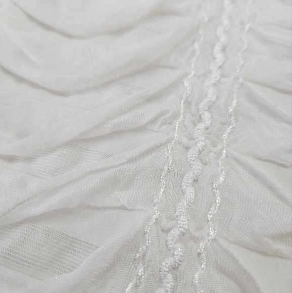 NEW R&M Richards White Sequin Ruffled Evening Wedding Jacket Top Medium - Picture 3 of 7